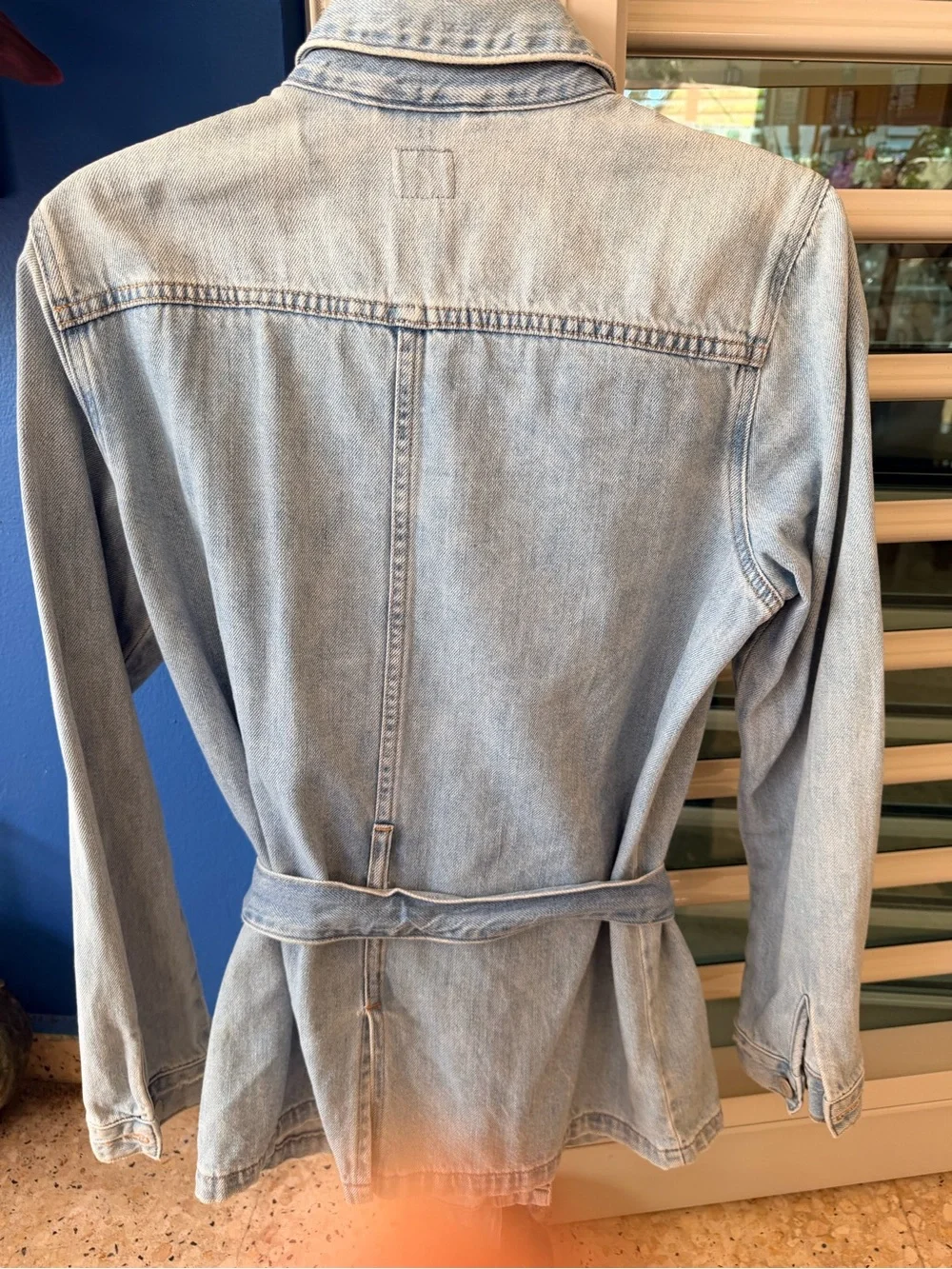 GAP 1969 Light Wash Belted Denim Utility Chore Jacket Size M - Picture 5 of 8